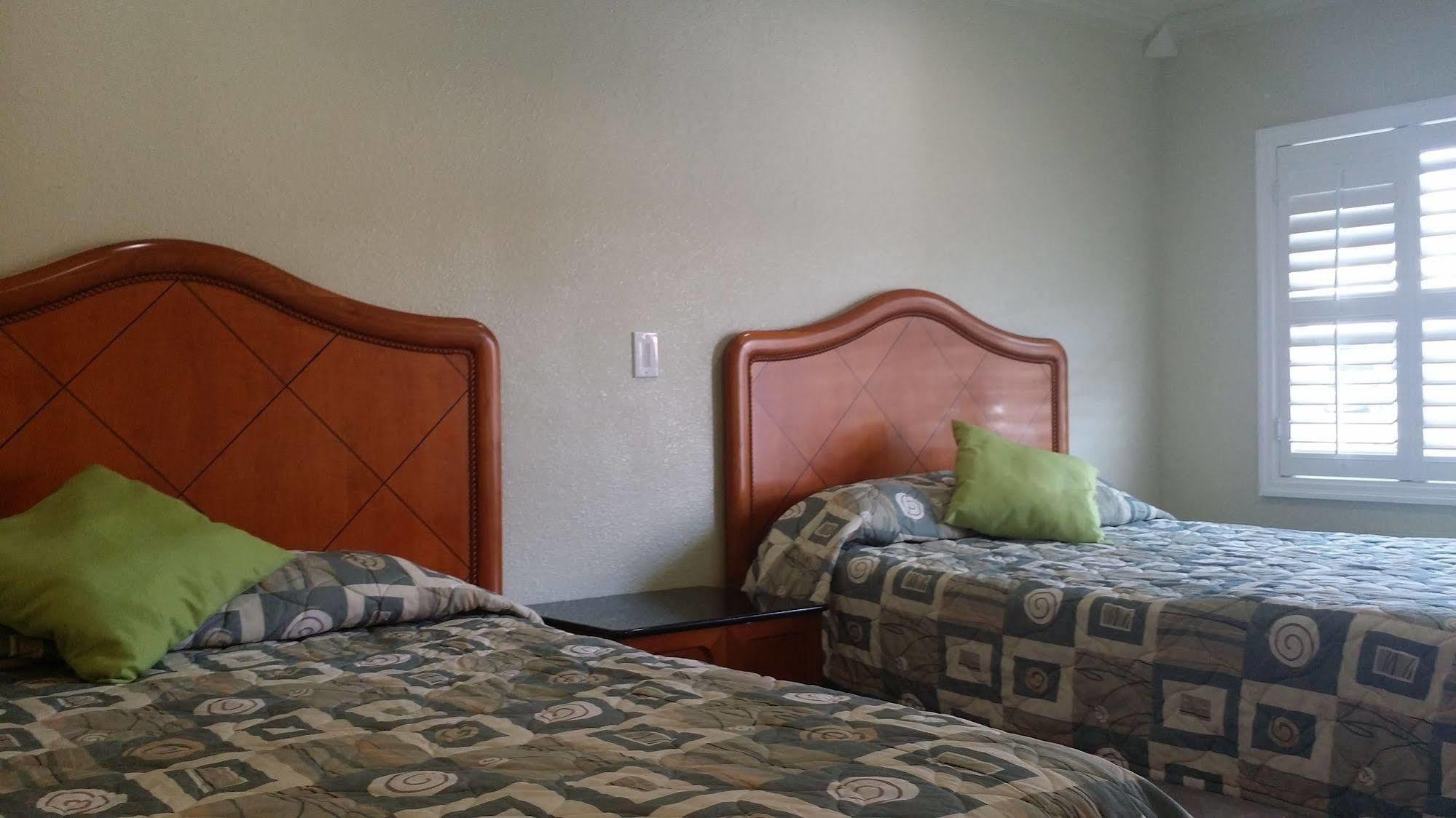 Travel Inn Oakland Esterno foto